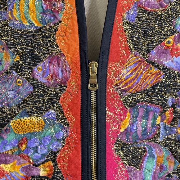 LUXURIOUS QUILTED FISH DRESS VEST WITH GOLD METALLIC EMBROIDERED THREADS🐠 - Picture 13 of 14